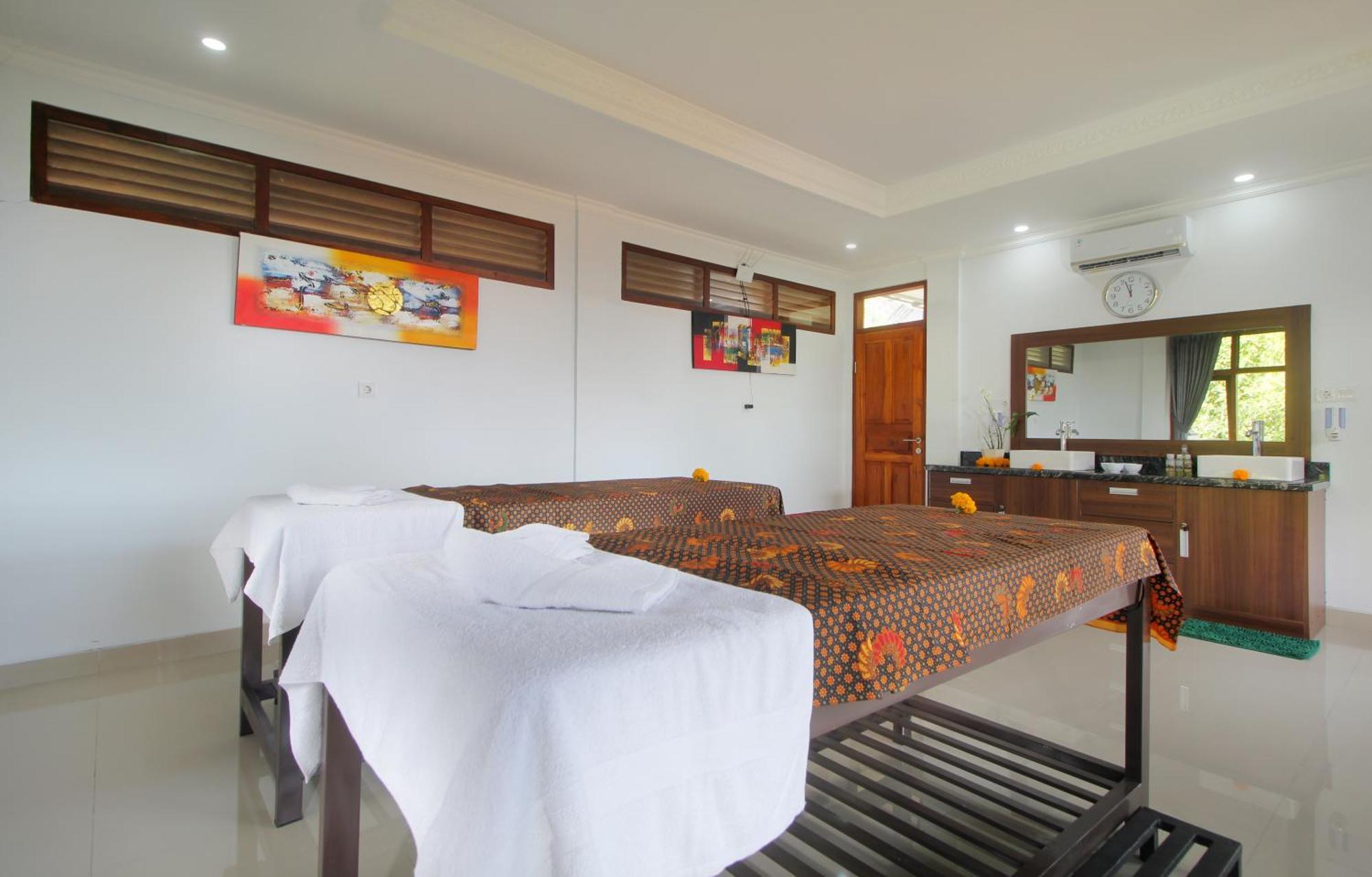 Rostika Hotel Sekumpul Pabean Buleleng Eksteriør billede