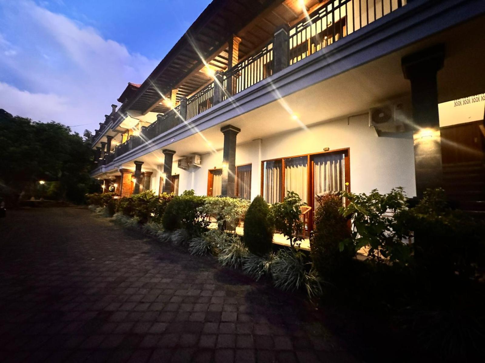 Rostika Hotel Sekumpul Pabean Buleleng Eksteriør billede